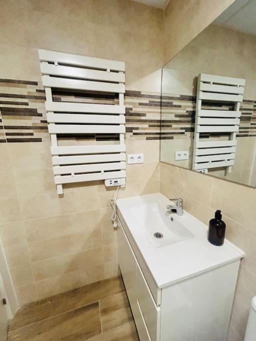 Apartamento 4 Elephant Wifi Y Netflix Alcobendas Eksteriør billede