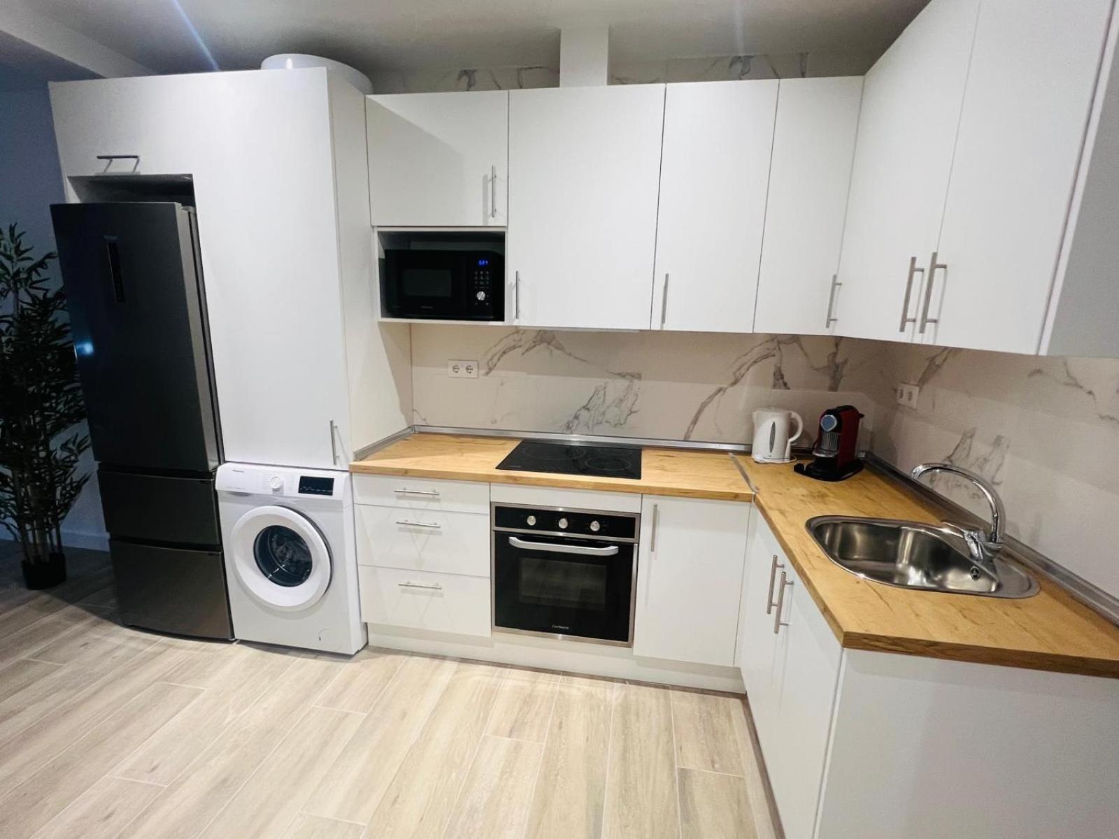 Apartamento 4 Elephant Wifi Y Netflix Alcobendas Eksteriør billede